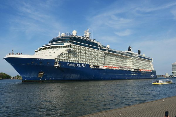 Discover the best uk cruises with unforgettable excursions to famous british universities